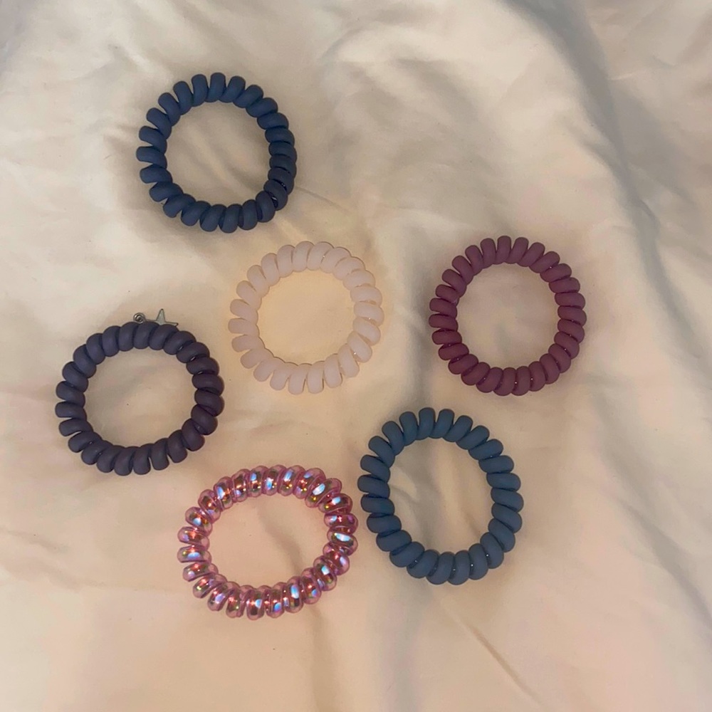 Pony tails / bracelet accessories.
